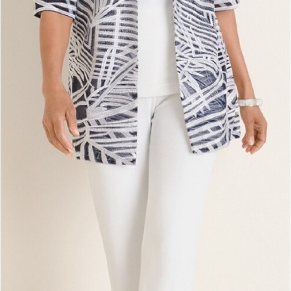 Chico’s NWT 💥 Travelers Collection printed strip jacket - Picture 2 of 7